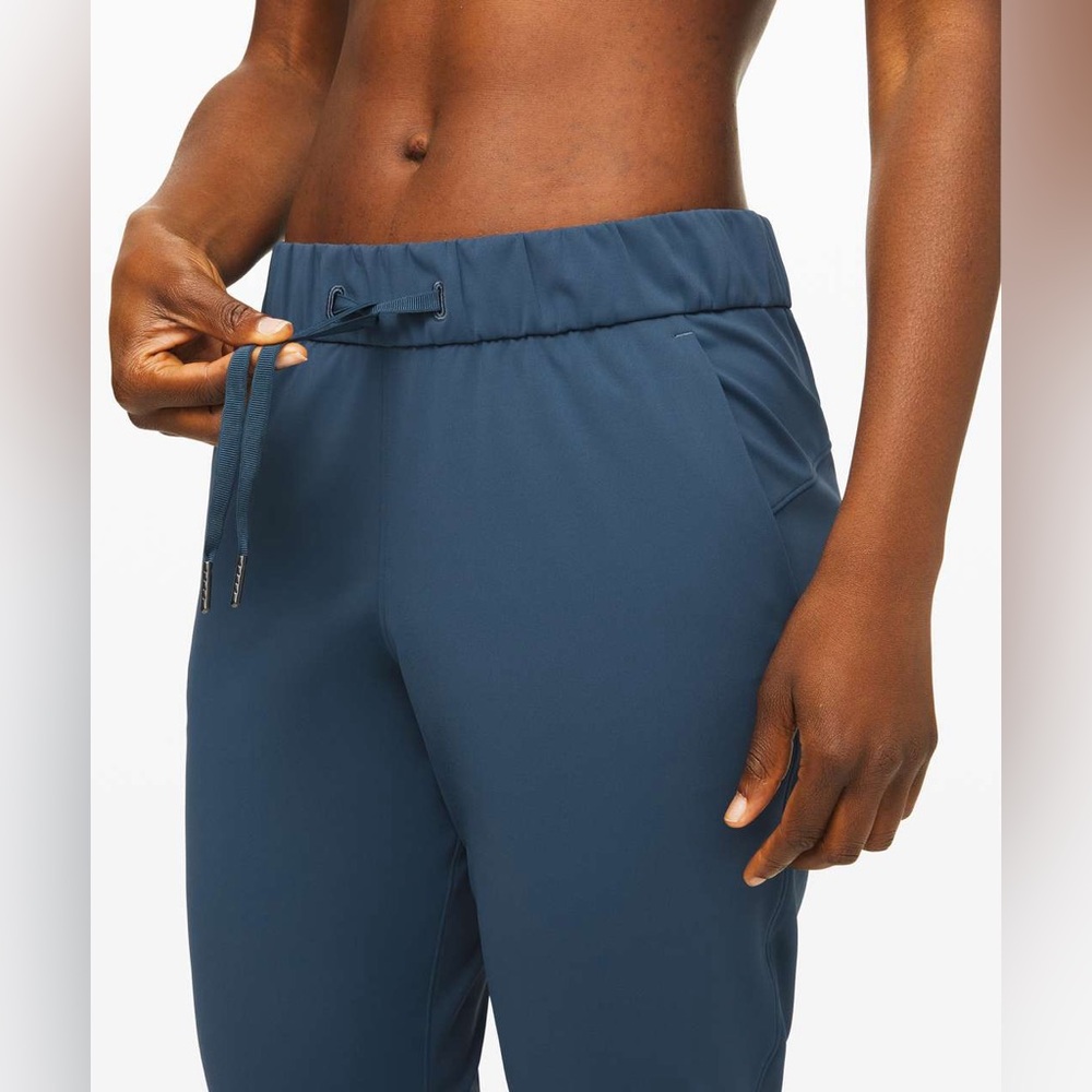 Lululemon On the Fly 7/8 Pant Code Blue Size 2 - Picture 3 of 11